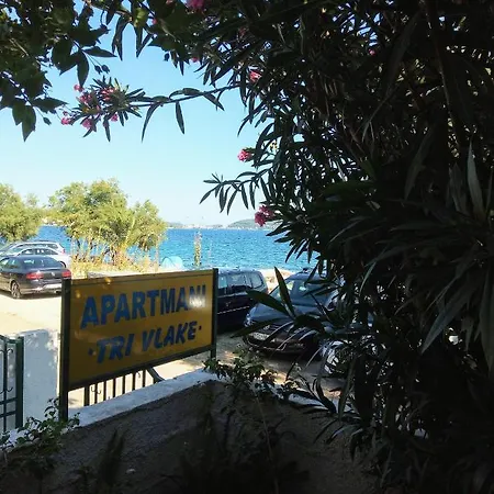 Tri Vlake Apartman *